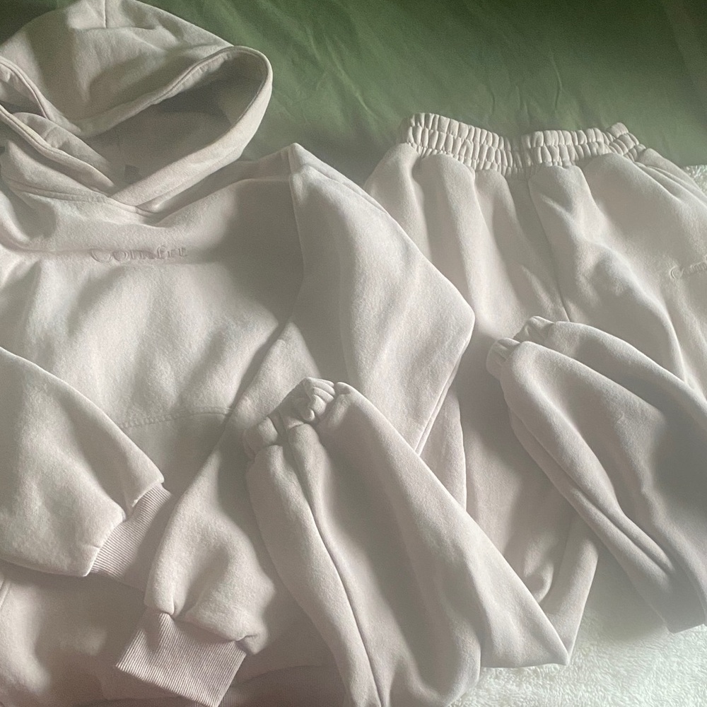 Women's Cream Hoodie and Jogger Set medium hoodie and small pants